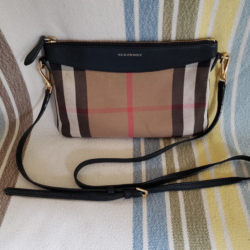 Burberry crossbody purse